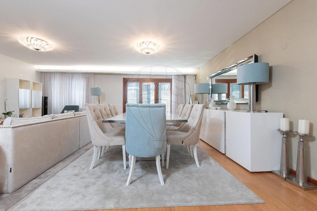 Apartamento T4 para Arrendamento em Alfragide Foto 13