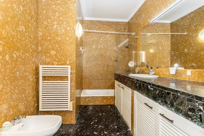 Apartamento T3 para Venda em Benfica