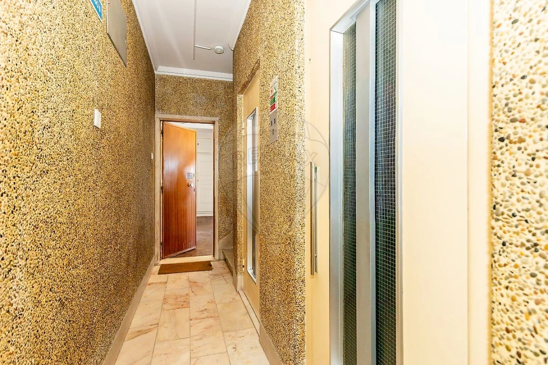 Apartamento T3 para Venda em Benfica Foto 27