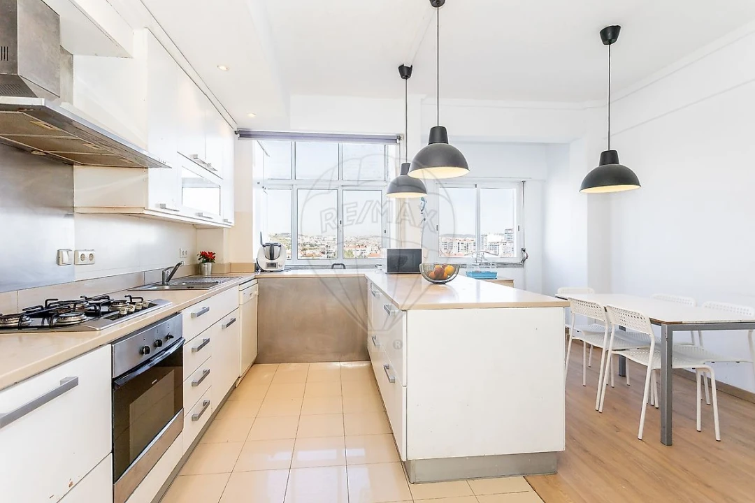 Apartamento T3 para Venda em Benfica Foto 3