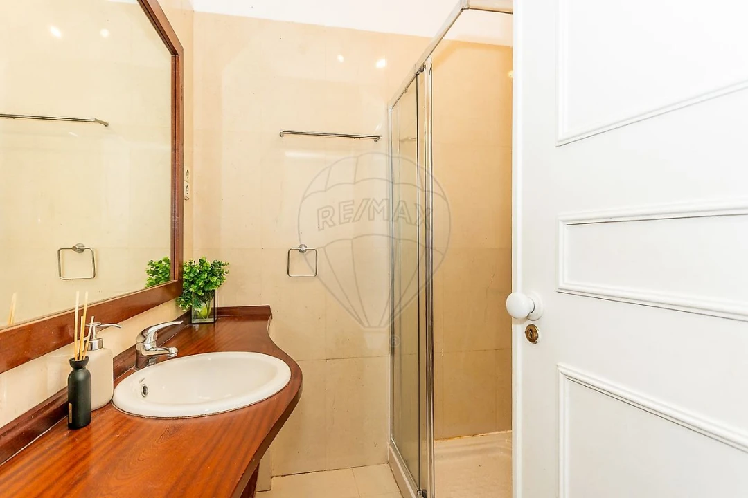 Apartamento T3 para Venda em Benfica Foto 5