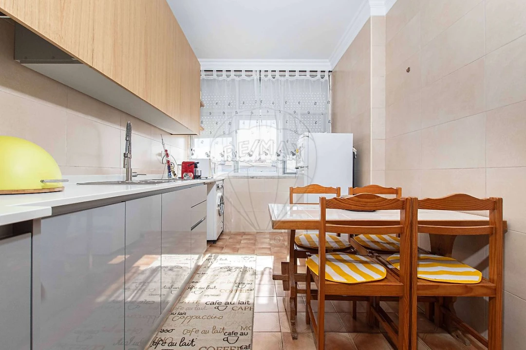 Apartamento T2 para Venda em Póvoa de Santa Iria e Forte da Casa Foto 3