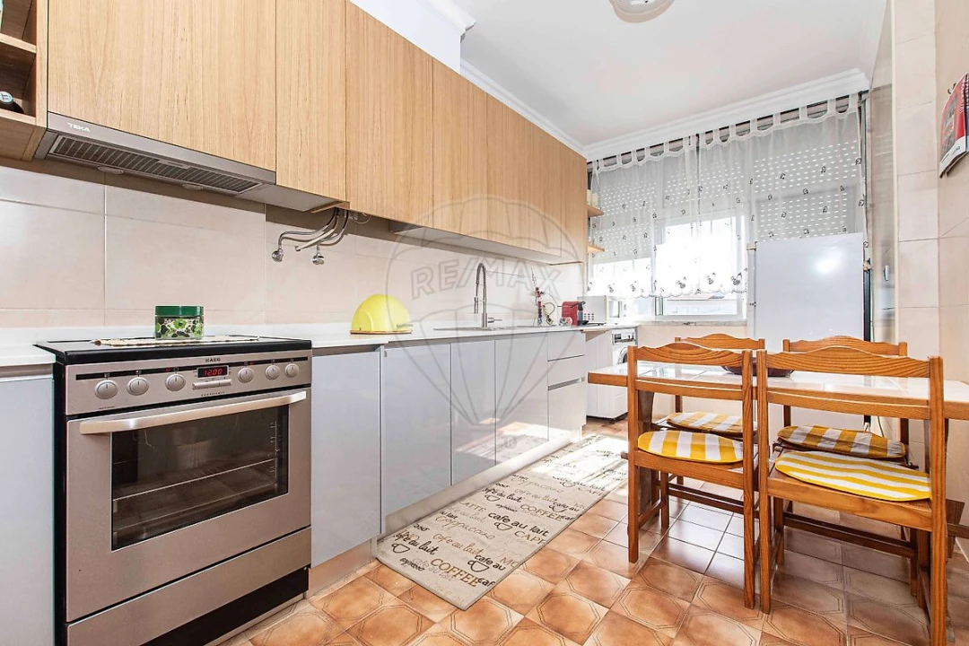 Apartamento T2 para Venda em Póvoa de Santa Iria e Forte da Casa Foto 5