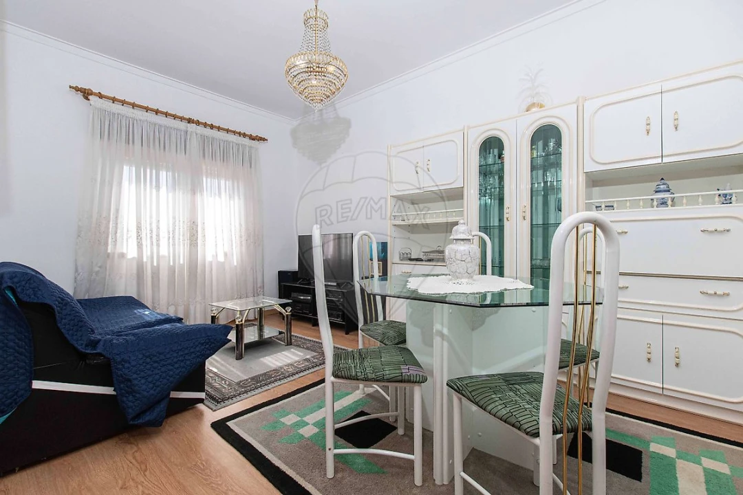 Apartamento T2 para Venda em Póvoa de Santa Iria e Forte da Casa Foto 4