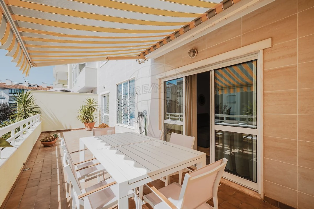 Apartamento T1 para Venda em São Domingos de Rana Foto 4