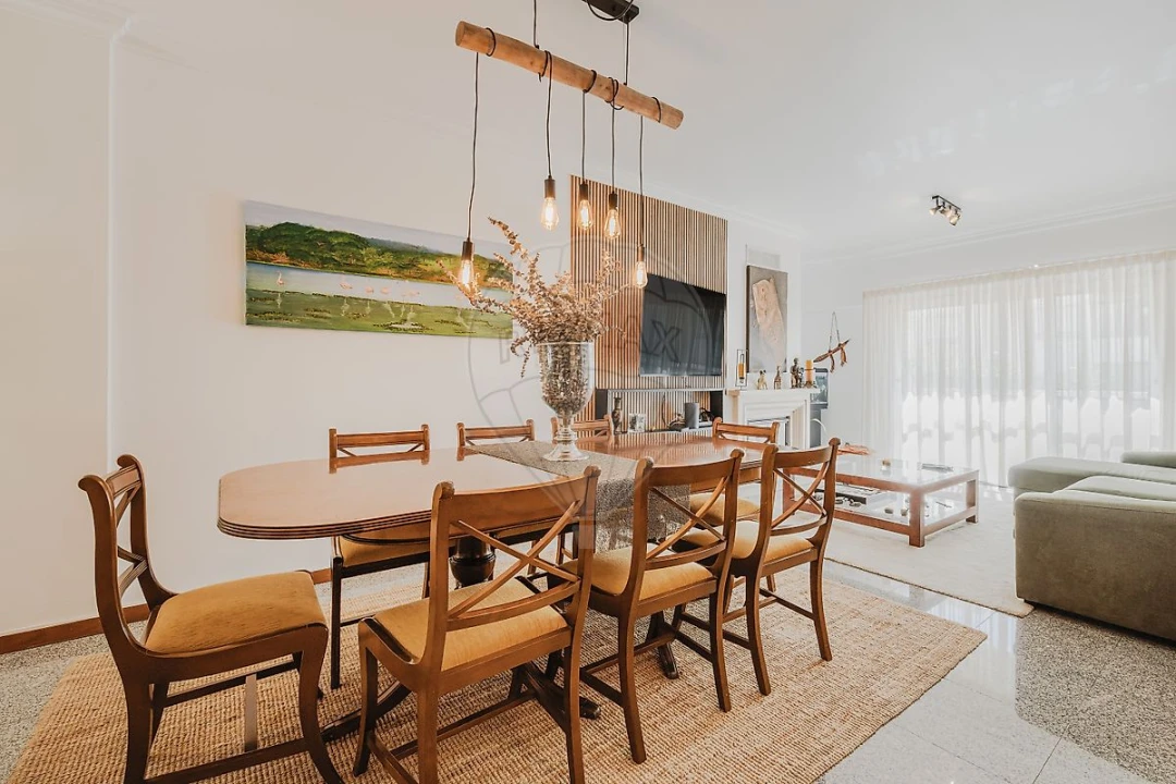 Apartamento T1 para Venda em São Domingos de Rana Foto 1
