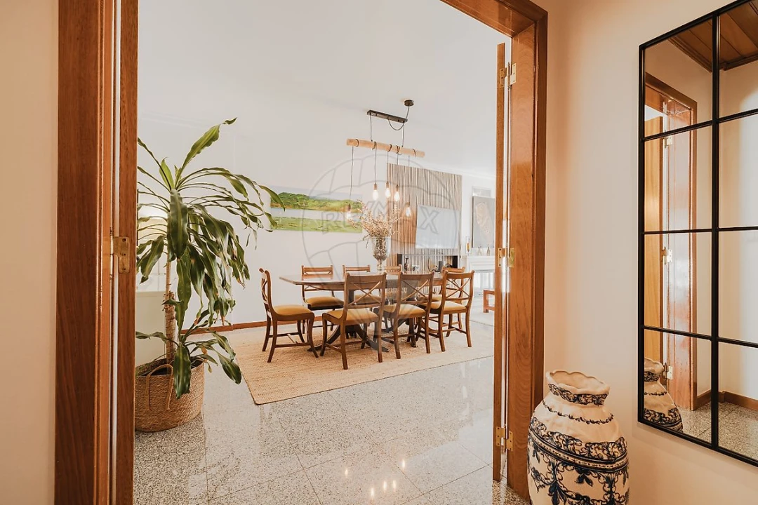 Apartamento T1 para Venda em São Domingos de Rana Foto 5