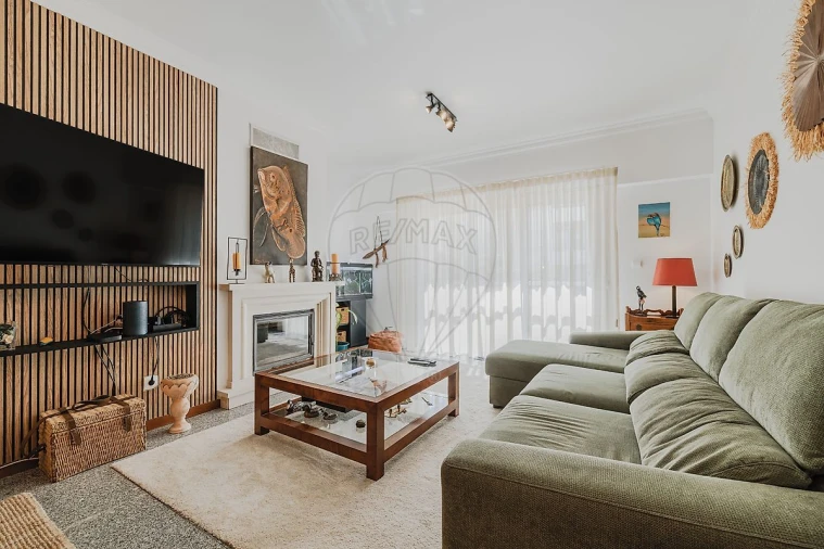 Apartamento T1 para Venda em São Domingos de Rana Foto 3