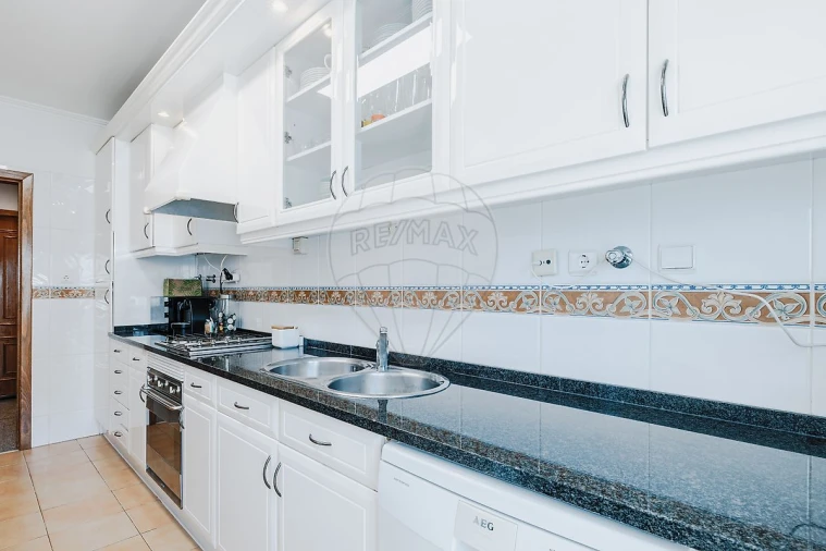 Apartamento T1 para Venda em São Domingos de Rana Foto 14