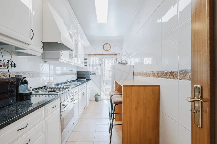 Apartamento T1 para Venda em São Domingos de Rana Foto 16