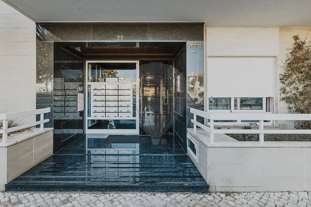 Apartamento T1 para Venda em São Domingos de Rana Foto 27