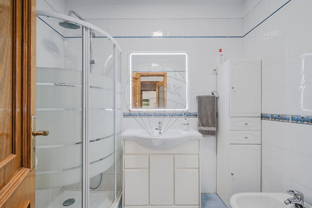 Apartamento T1 para Venda em São Domingos de Rana Foto 25