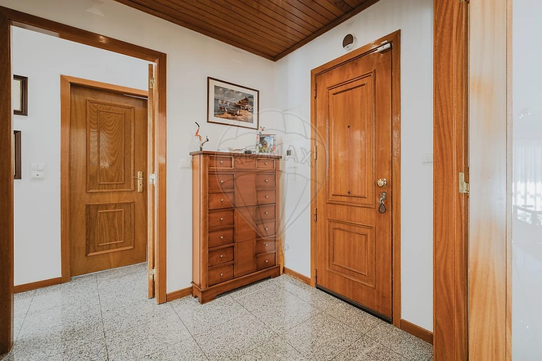 Apartamento T1 para Venda em São Domingos de Rana Foto 24