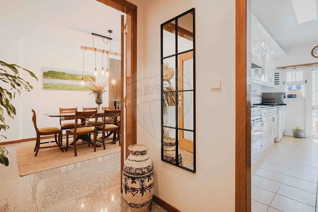 Apartamento T1 para Venda em São Domingos de Rana Foto 13