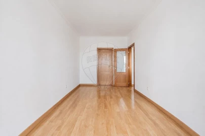 Apartamento T1 para Arrendamento em Misericórdia