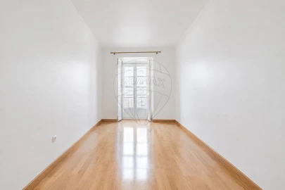Apartamento T1 para Arrendamento em Misericórdia