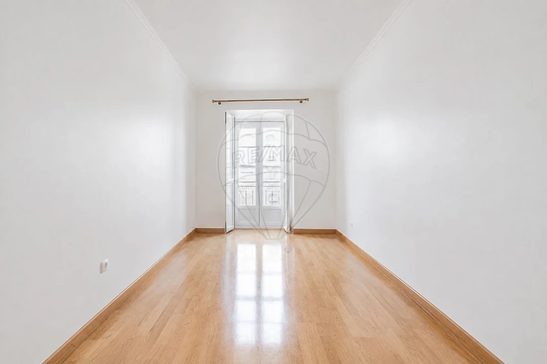 Apartamento T1 para Arrendamento em Misericórdia Foto 5