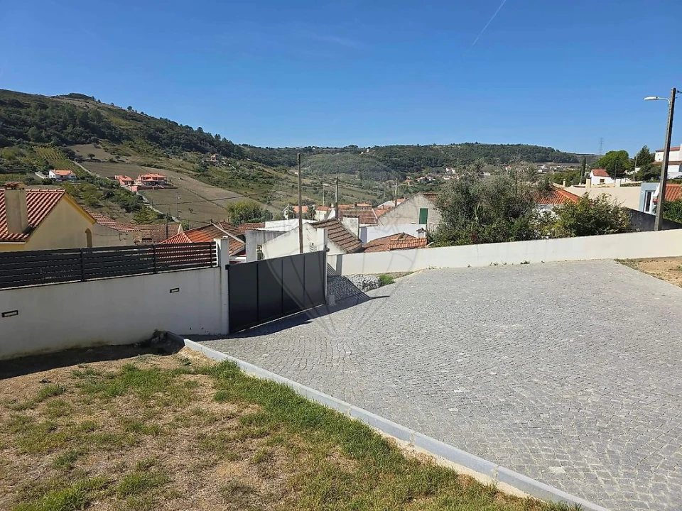 Moradia T3 para Arrendamento em Alhandra, São João dos Montes e Calhandriz Foto 16