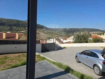 Moradia T3 para Arrendamento em Alhandra, São João dos Montes e Calhandriz