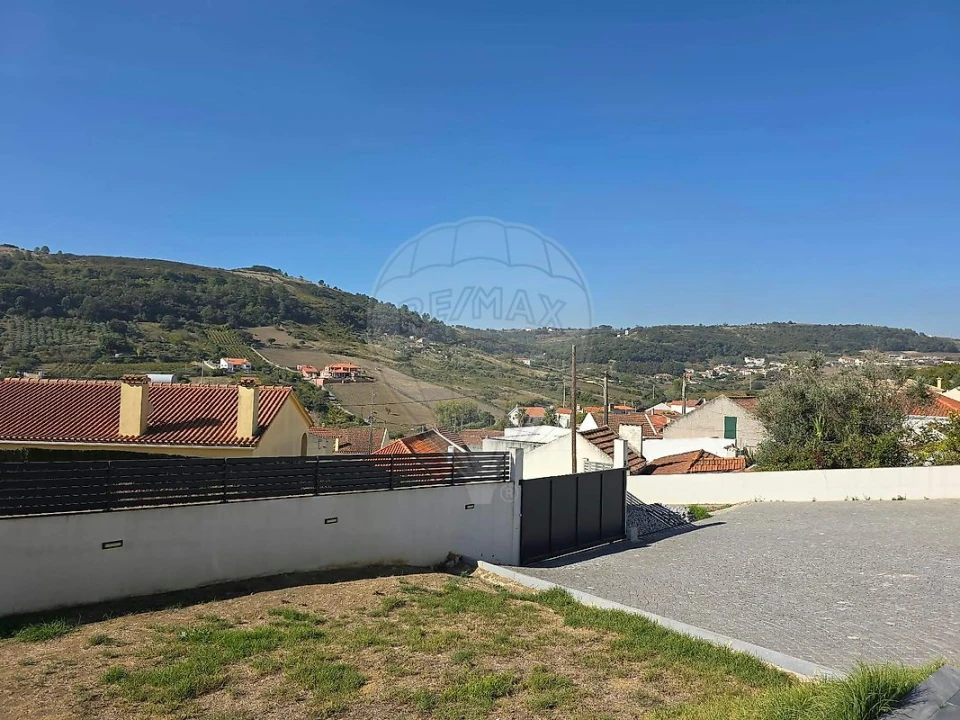 Moradia T3 para Arrendamento em Alhandra, São João dos Montes e Calhandriz Foto 29