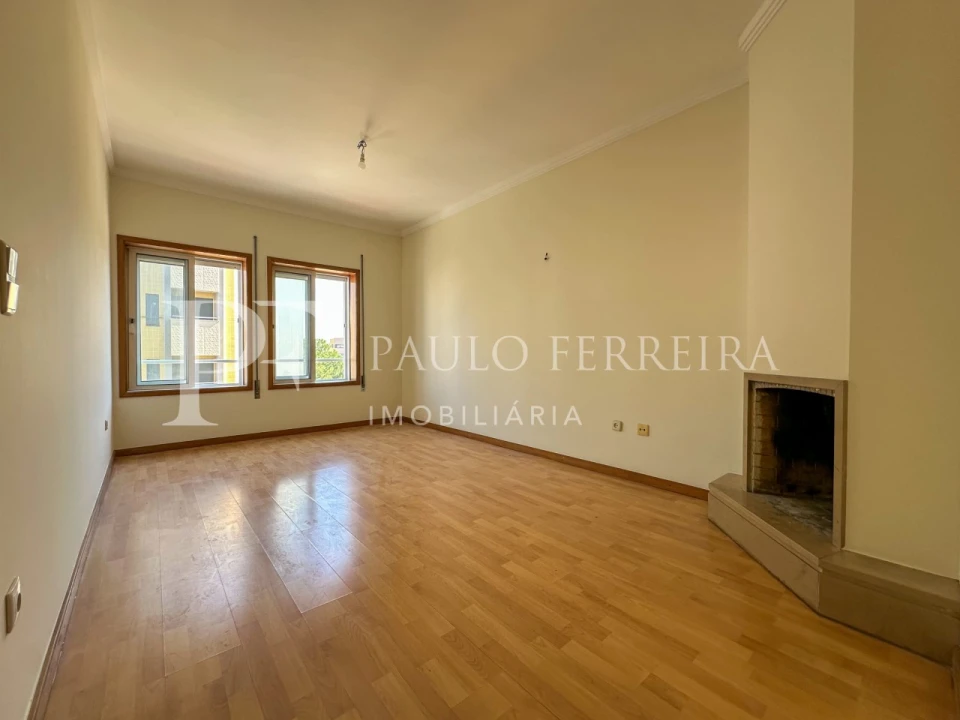 Apartamento T1 para Arrendamento em Vila Nova de Famalicão e Calendário Foto 2
