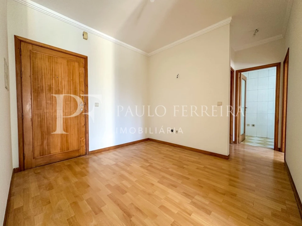 Apartamento T1 para Arrendamento em Vila Nova de Famalicão e Calendário Foto 4