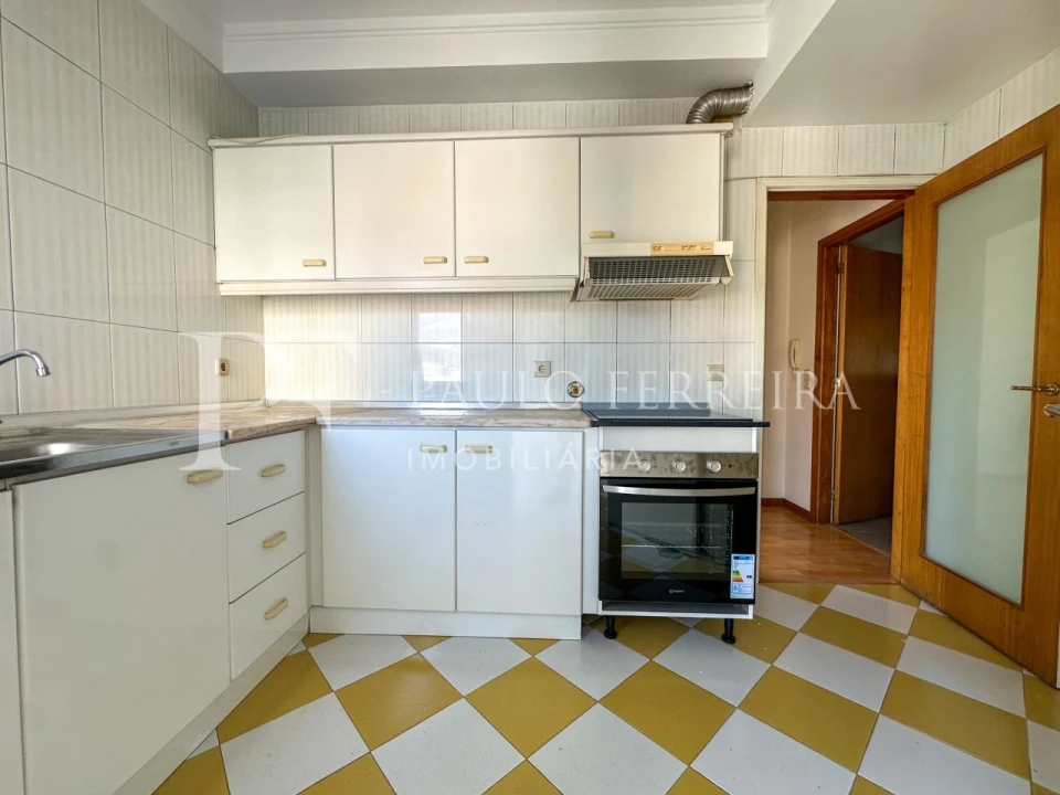 Apartamento T1 para Arrendamento em Vila Nova de Famalicão e Calendário Foto 6