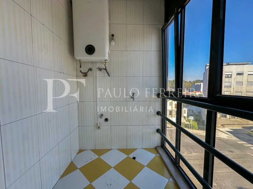 Apartamento T1 para Arrendamento em Vila Nova de Famalicão e Calendário Foto 7