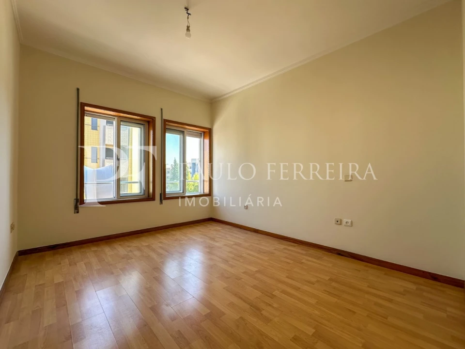 Apartamento T1 para Arrendamento em Vila Nova de Famalicão e Calendário Foto 8