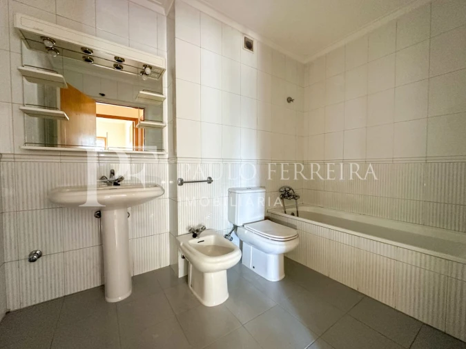 Apartamento T1 para Arrendamento em Vila Nova de Famalicão e Calendário Foto 9