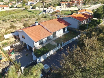 Moradia T3 para Venda em Oliveira do Bairro