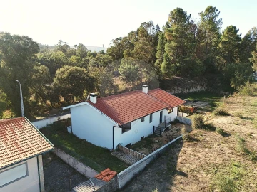 Moradia T3 para Venda em Oliveira do Bairro