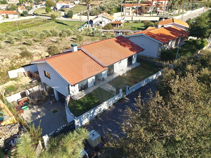 Moradia T3 para Venda em Oliveira do Bairro Foto 16