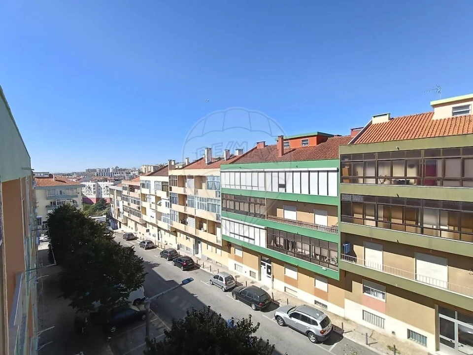 Apartamento T2 para Venda em Póvoa de Santa Iria e Forte da Casa Foto 6