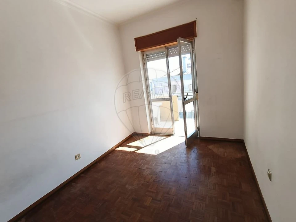Apartamento T2 para Venda em Póvoa de Santa Iria e Forte da Casa Foto 1