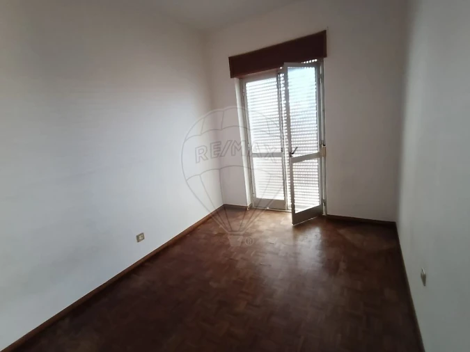 Apartamento T2 para Venda em Póvoa de Santa Iria e Forte da Casa Foto 2