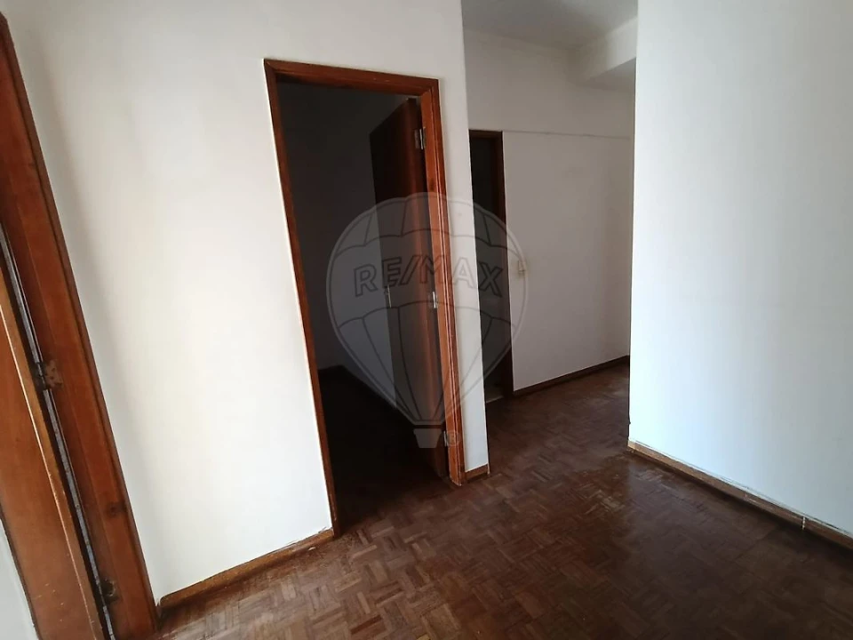 Apartamento T2 para Venda em Póvoa de Santa Iria e Forte da Casa Foto 3