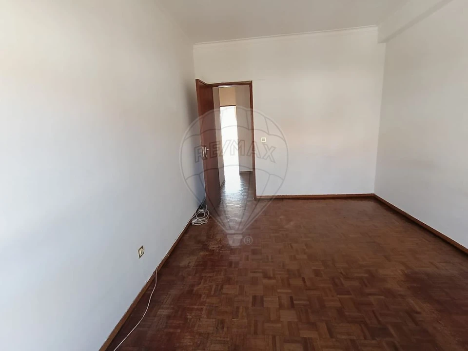 Apartamento T2 para Venda em Póvoa de Santa Iria e Forte da Casa Foto 8