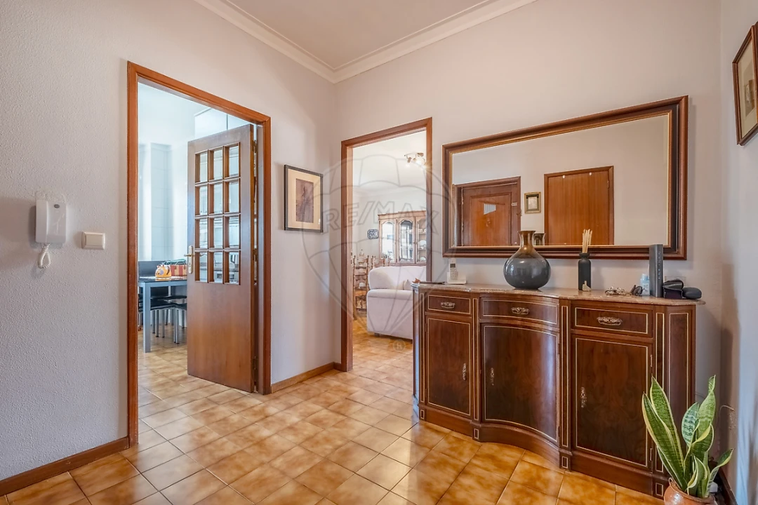 Apartamento T3 para Venda em Vilar de Andorinho Foto 2