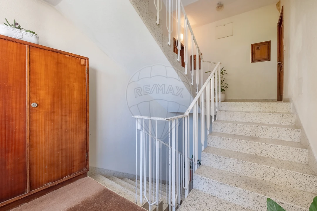 Apartamento T3 para Venda em Vilar de Andorinho Foto 1