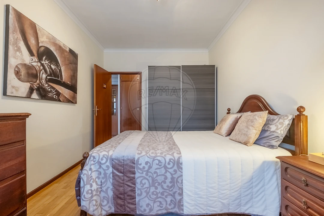 Apartamento T3 para Venda em Vilar de Andorinho Foto 24