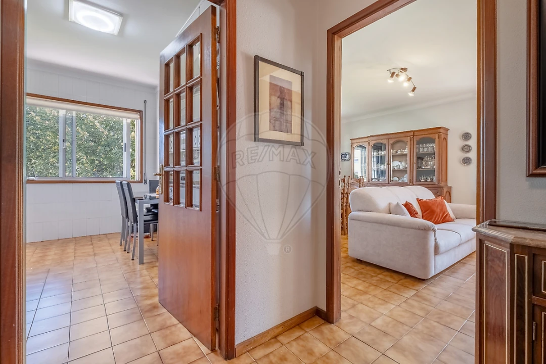 Apartamento T3 para Venda em Vilar de Andorinho Foto 6