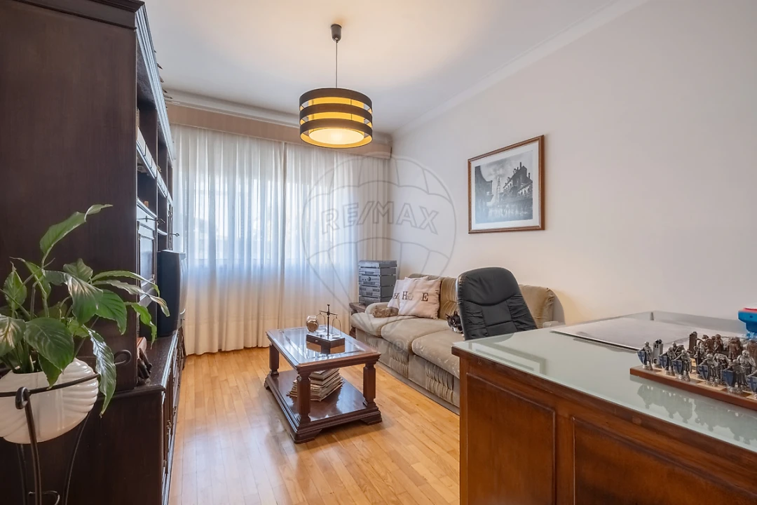 Apartamento T3 para Venda em Vilar de Andorinho Foto 19