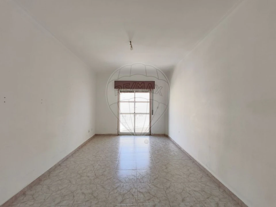 Apartamento T2 para Venda em Algueirão-Mem Martins Foto 4