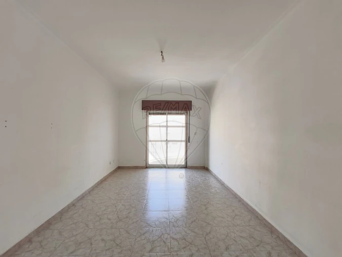 Apartamento T2 para Venda em Algueirão-Mem Martins Foto 4