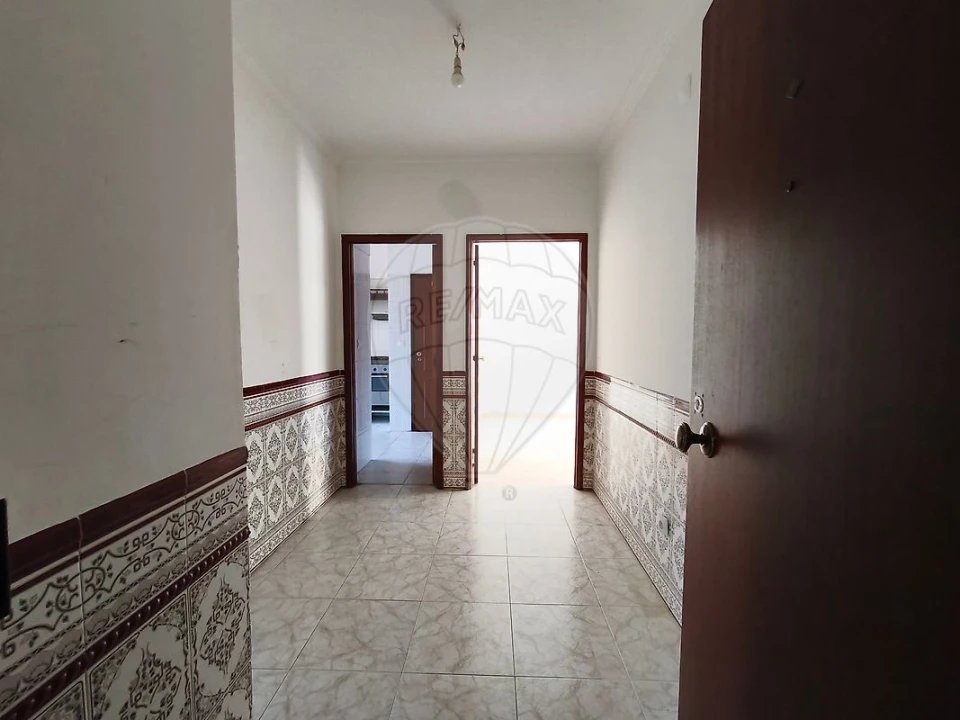 Apartamento T2 para Venda em Algueirão-Mem Martins Foto 3