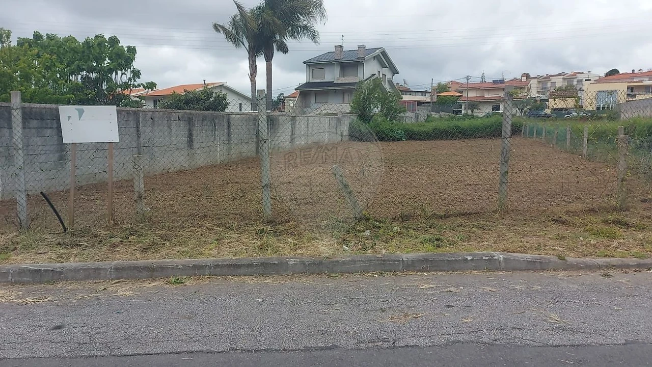 Terreno para Venda em Nogueira da Regedoura Foto 5