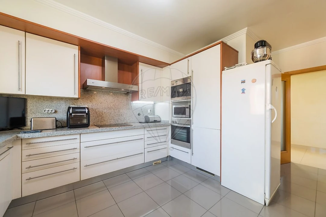 Apartamento T3 para Venda em Rio de Mouro Foto 16
