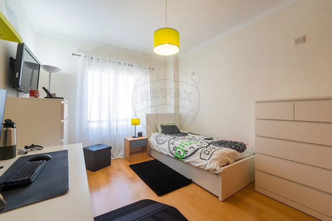 Apartamento T3 para Venda em Rio de Mouro Foto 29