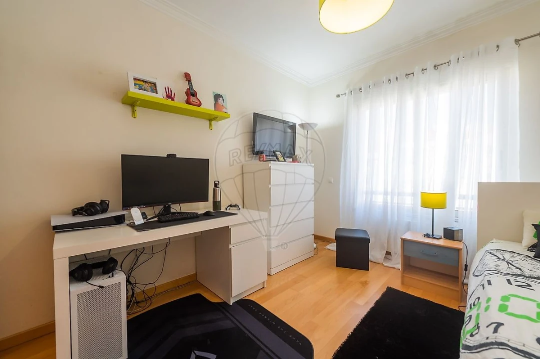 Apartamento T3 para Venda em Rio de Mouro Foto 30